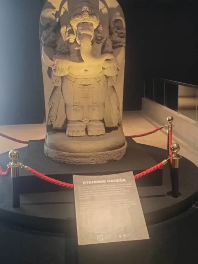 Patung Ganesa Berdiri di Museum Nasional Indonesia.