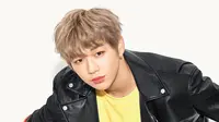 Seakan tidak ingin ketinggalan, Kang Daniel pun juga ikut Ice Bucket Challenge. (Foto: soompi.com)