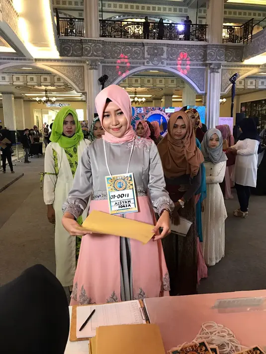 Nantinya, sejumlah peserta yang mengikuti audisi di berbagai daerah ini akan tersaring menjadi 20 finalis Puteri Indonesia 2017. Mereka akan mengikuti karantina dan mendapat pembekalan di dalamnya. (Indosiar)