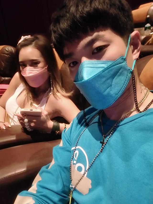 4 Tahun Menikah, Ini 6 Potret Mesra Lee Jeong Hoon dan Moa Aeim