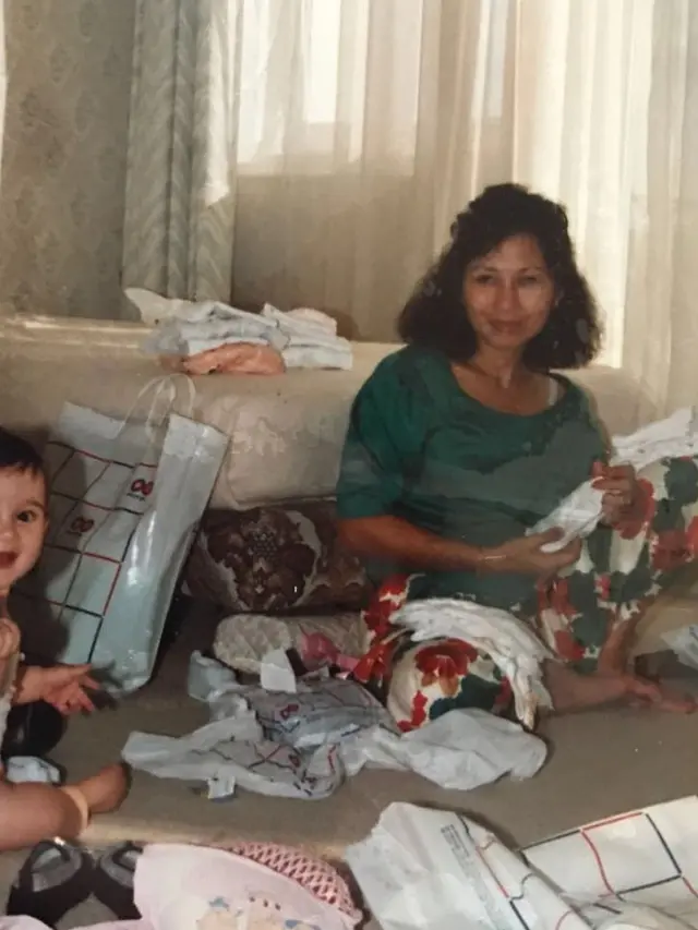Julie Estelle Kecil