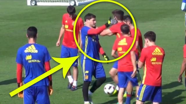 Video Gerard Pique dan Iker Casillas yang saling tampar di sesi latihan Timnas Spanyol, jelang pertandingan Spanyol vs Italia.