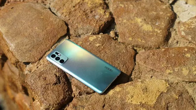 OPPO Reno6