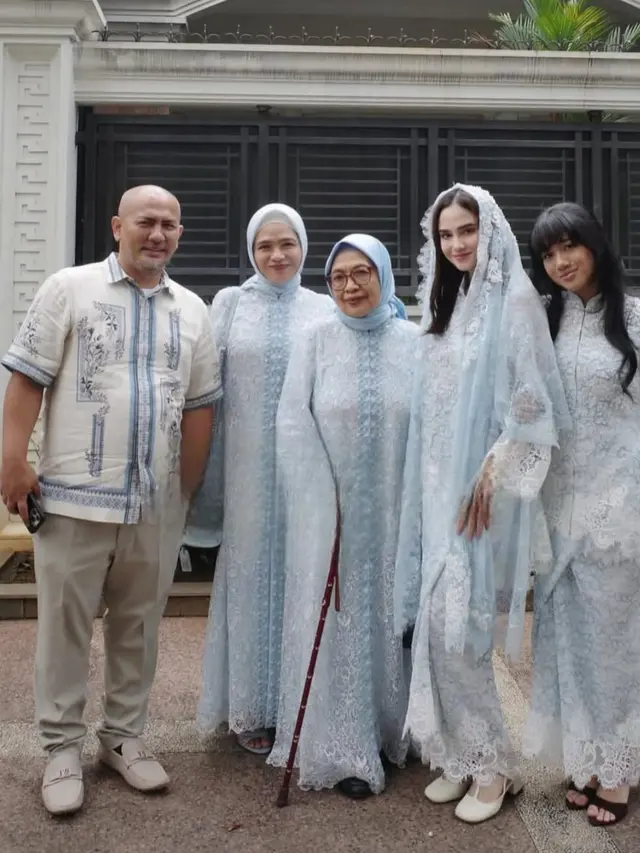 Syifa Hadju saat lebaran 2026 bersama keluarga. [@syifahadju]