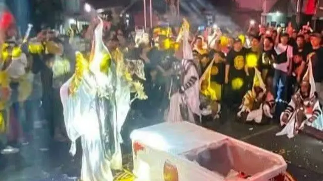 Penampilan Tim Simone di  Simbang Kulon Night Carnival (SKNC) 2026 di Pekalongan Tuai Sorotan