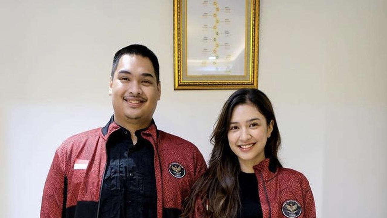 Penampilan Mikha Tambayong barengan Menpora baru