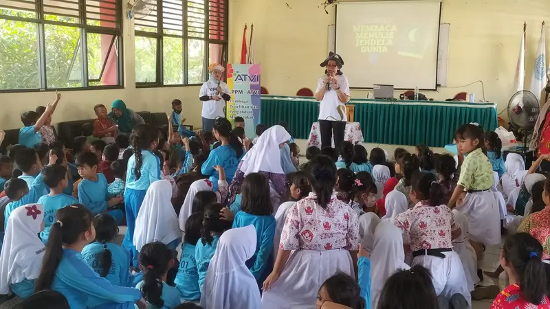 ATVI dan YPP Indosiar-SCTV menggelar literasi media untuk ratusan siswa SD 01 Kebon Manggis, Jakarta Timur. Credit: ATVI