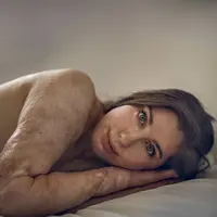 Saat putri Sujata Setia yang berusia 8 tahun pulang kerumah untuk bertanya kepadanya, apakah ia cantik, ini membuat Sujata bertanya-tanya apa yang harus dikatakannya. Sujata memikirkan apa sebenarnya definisi dari kata ini. Foto: Sujata Setia/boredpanda.com.