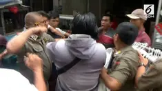 Setelah pengusiran Satpol PP oleh pedagang Tanah Abang, polisi bergerak cepat menangkap tiga provokator kejadian tersebut.
