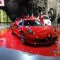 Desain Alfa Romeo 4C yang bergaya Italian Style dipadu dengan performa dan teknologi terbaik membuat para pengunjung penasaran