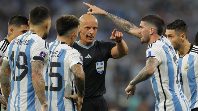 Foto: Jadi Wasit di Partai Final, Szymon Marciniak Pernah Hadapi Prancis dan Argentina di Piala Dunia 2022