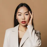 ilustrasi perempuan cantik/Dean Drobot/Shutterstock