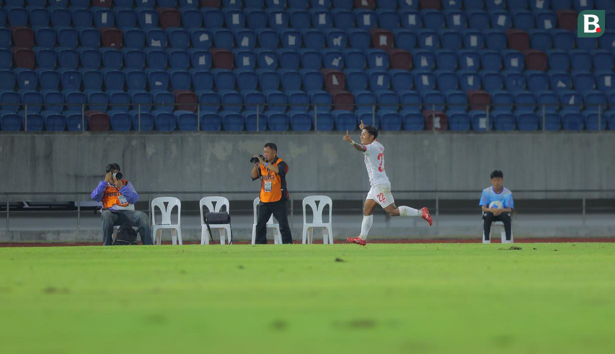 Selebrasi pemain Myanmar U-22, Min Maw Oo saat melawan Timnas Indonesia U-22 pada pertandingan SEA Games 2025 di 700th Anniversary Stadium, Chiang Mai, Jumat (12/12/2025). (Bola.com/Bagaskara Lazuardi)