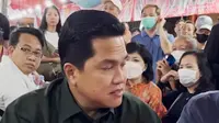 Sebagai pecinta kuliner Nusantara, Menteri BUMN Erick Thohir tidak lupa untuk mampir mencicipi makanan khas suatu daerah ketika melakukan kunjungan kerja. Salah satunya ketika ke Singkawang.