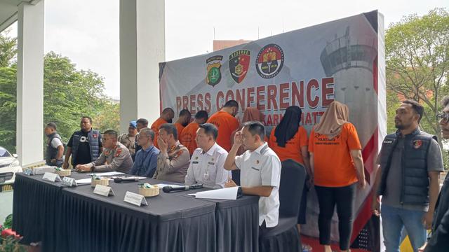 Konferensi pers penggagalan keberangkatan calon pekerja migran Indonesia non-prosedural ke luar negeri melalui Bandara Internasional Soekarno-Hatta (Soetta).