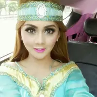 Gaya Rambut Ditiru Mpok Nori, Jenita Janet Tertawa Bahagia. Foto: Instagram