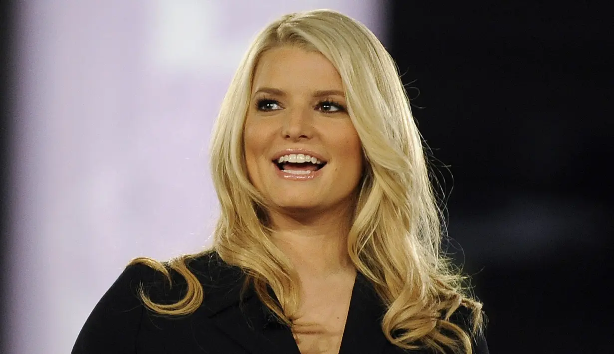 Jessica Simpson. Pelantun ‘I Wanna Love You Forever’ ini sudah pasti memiliki beberapa poin rendah dalam hidup dan karirnya. Tapi penyanyi sekaligus aktris yang juga pengusaha super sukses ini tetap menjadi perhatian publik. (Bintang/EPA)