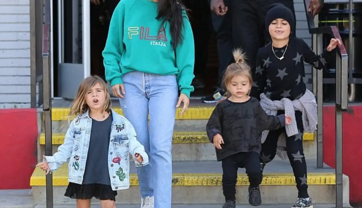 Sofia Richie sendiri tak berniat menggantikan Kourtney Kardashian setelah bersama Scott Disick. (Daily Mail)