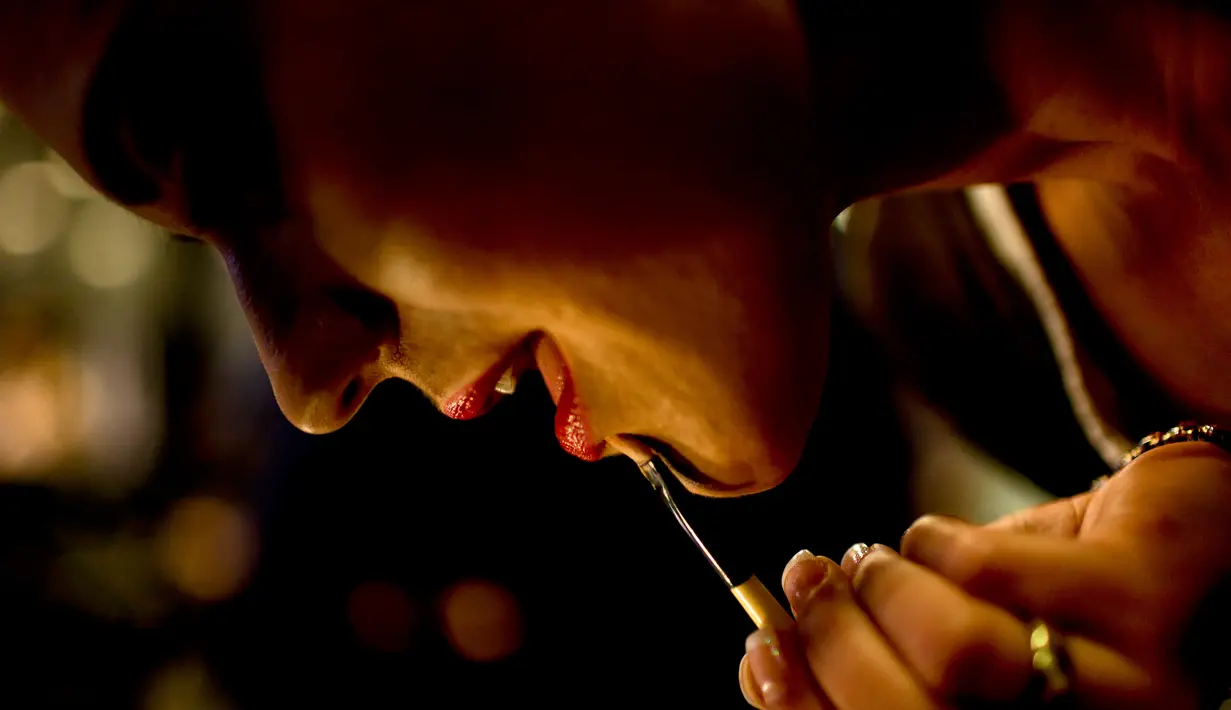 PHOTO: Intip Persiapan Para Penari Tango di Belakang Panggung - Foto Liputan6.com