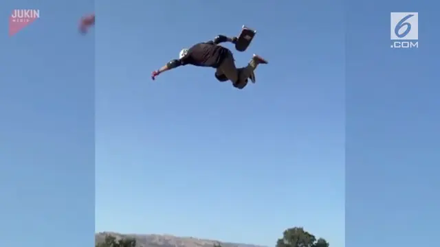 VIDEO: Pamer Trik, Pemain Skateboard Malah Terjatuh
