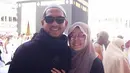 Dewi Sandra dan Agus Rahman resmi menyandang status suami istri pada 11 Desember 2011. Meski ini merupakan pernikahan ketiganya, akan tetapi rumah tangga merek terliat begitu tentram. (Foto: instagram.com/agoozerahman)