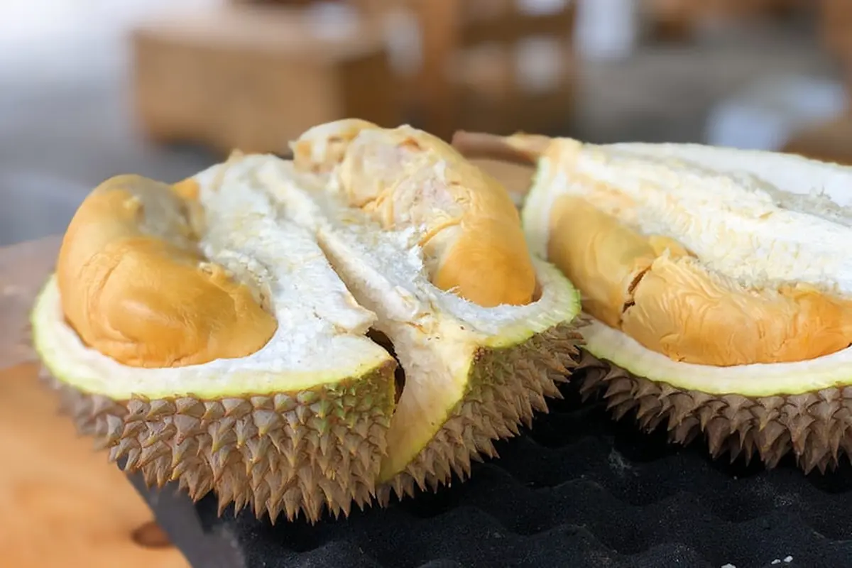Arti Mimpi Makan Durian Bersama Orang Terdekat