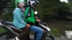 Apa nggak bisa munduran dikit gitu ya ibunya?  (Source: IST)