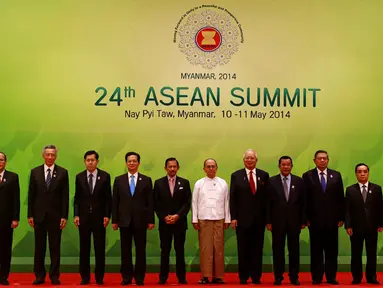 Para pemimpin negara-negara ASEAN hadir dalam upacara pembukaan KTT ASEAN ke-24 di Naypyidaw. Myanmar, (11/5/2014). (REUTERS/Soe Zeya Tun)