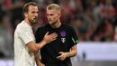 Harry Kane memulai petualangan barunya bersama Bayern Munchen setelah meninggalkan Tottenham Hotspur. Final pertamanya bersama Die Roten adalah Piala Super Jerman 2023. Bermain sebagai pengganti, Kane gagal membawa trofi pertama bersama di klub barunya. Bahkan, Bayern Munchen juga gagal menjuarai liga pada musim 2023/2024 karena penampilan gemilang Bayer Leverkusen. (AFP/Christof Stache)
