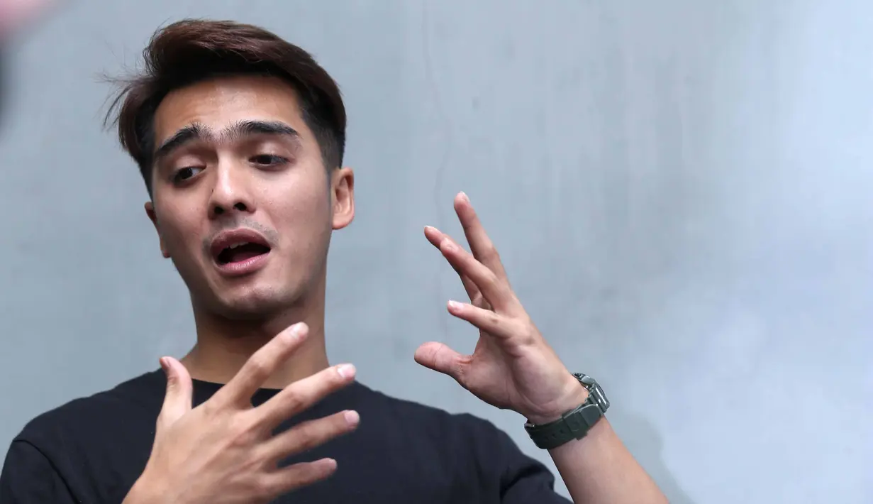 Banyak perubahan dilakukan dalam sinetron Pangeran 2. Selain para pemeran, alur cerita sinetron itu juga mengalami perubahan. Lantas seperti apa yang dirasakan oleh Ricky Harun yang masih bertahan. (Nurwahyunan/Bintang.com)