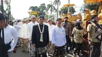 Wali Kota dan Bupati Cirebon saat mengikuti kirab ziarah agung dalam rangka 1 Muharram dan hari jadi Cirebon. Foto (Istimewa)