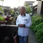 Mantan Ketua PP Muhammadiyah Ahmad Syafii Maarif bercerita kepada wartawan pasca keluar dari rumah sakit (Liputan6.com/ Switzy Sabandar)