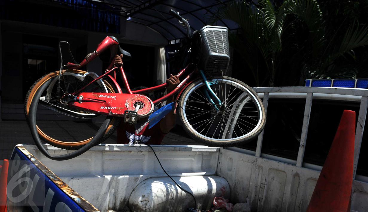 Kecelakaan di Kelapa  Gading  Tewaskan 2 Orang Foto 