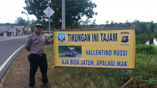 6 Imbauan 'Valentino Rossi' untuk Keselamatan Lalu Lintas Ini Kocak