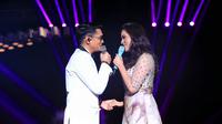 Meski tanpa latihan, penampilan Raisa berkolaborasi dengan Afgan tetap memukau para penonton yang hadir di malam puncak HUT SCTV ke-26 pada 24 Agustus silam yang berlangsung di Istora Senayan, Jakarta. (Adrian Putra/Bintang.com)