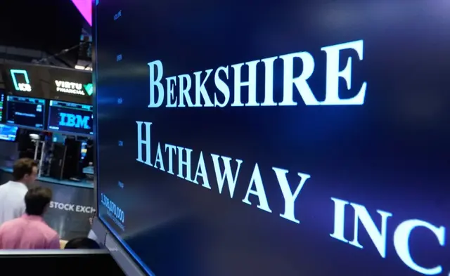 Berkshire Menambah Saham di Delta dan Macy's