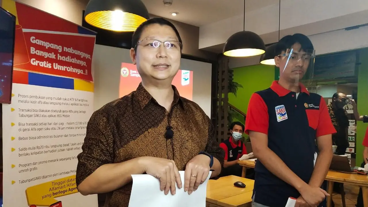 Melalui TASAKU, Bank Sampoerna mengadopsi program Laku Pandai OJK. (Dok Bank Sampoerna)