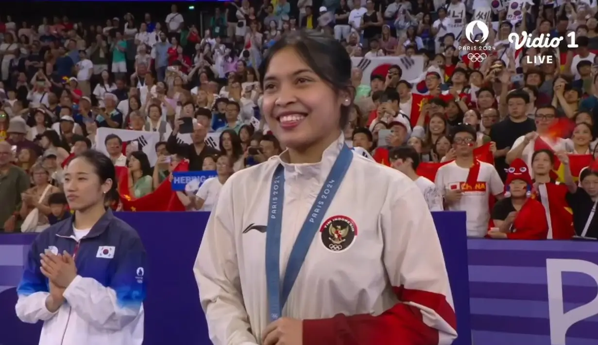 Tidak bisa ikut ke Paris mendampingi Gregoria, Susi Susanti pernah ungkap jika ia dan masyarakat Indonesia selalu ada di belakang Gregoria. Terbukti, dukungan dari para mantan peraih emas olimpiade dan masyarakat Indonesia, pebulu tangkis yang akrab disapa Jorji itu bisa bawa pulang medali dan sumbang medali pertama untuk Indonesia di Olimpiade kali ini. (Liputan6.com/X/@BadmintonTalk)