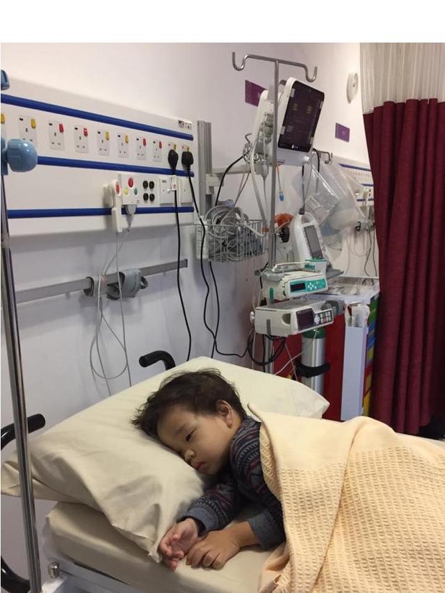 Balita Ini Tersedak Koin Selama 24 Jam, Kisahnya Bikin Miris