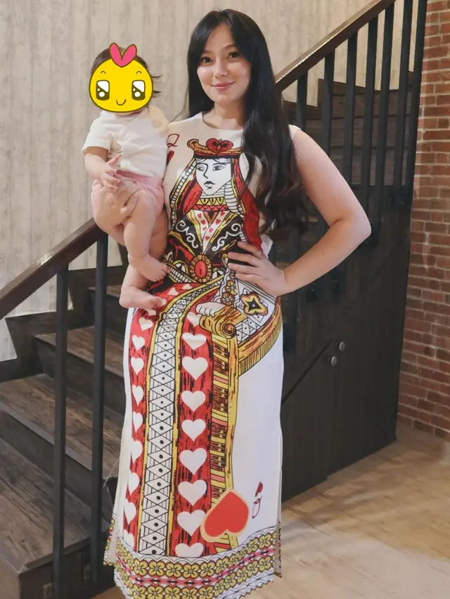 7 Gaya Asmirandah saat Momong Anak, Tetap Stylish