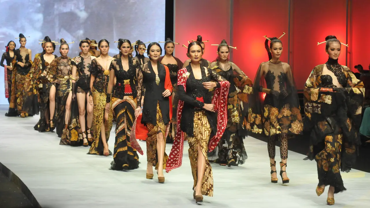 Indonesia Fashion Week 2015 - Anne Avantie 5