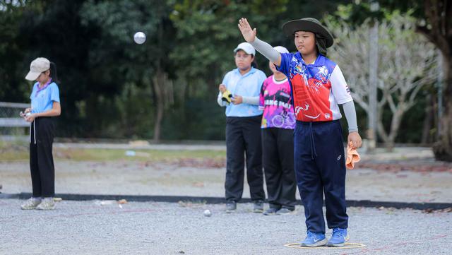 Jadi Olahraga Favorit, Seperti Ini Kehangatan Masyarakat Thailand Bermain Petanque