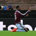 Liga Inggris: Brace Nicolas Jackson Antar Aston Villa Kalahkan Manchester City 2-1