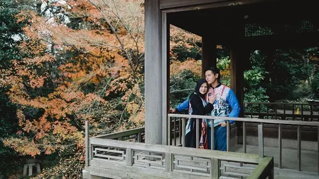 Makin Lengket, Ini 7 Potret Mesra Cut Meyriska dan Roger saat Liburan di Jepang