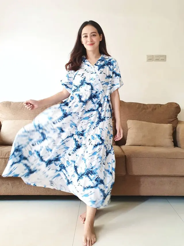 Potret Tiffany Orie Kenakan Baju Daster. (Sumber: Instagram/tiff.justin)