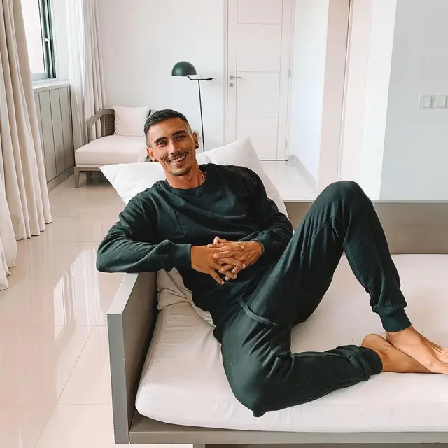 7 Potret Vincent Verhaag, Host MTMA yang Diduga Kekasih Baru Jessica Iskandar
