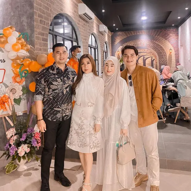 7 Kebersaman Julie Tan dengan Larissa dan Alvin Faiz, Selalu Berharap yang Terbaik
