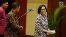 Menkeu Sri Mulyani menghadiri penandatangan perjanjian Pemerintah Pusat, Pemprov Papua, Pemkab Mimika dan PT Inalium tentang Pengambilan Saham Divestasi PT Freeport Indonesia di Kementrian Keuangan Jakarta, Jumat (12/2). (Liputan6.com/Johan Tallo)