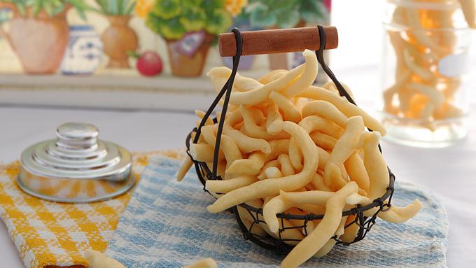 3 Tips Membuat Kue Gabus Keju Yang Renyah Lifestyle Fimela Com