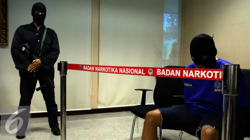 20151026-BNN-Tangkap-Uknum-TNI-AD-yang-Terlibat-Peredaran-Ektasi-Jakarta-Budi-Waseso